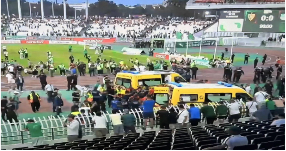 Le titre du MC Alger vire au drame : 1 mort et 11 blessés après l’effondrement d’une barrière dans les tribunes