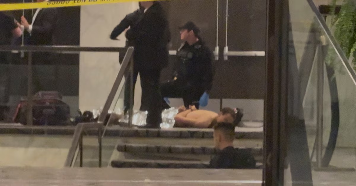 Fusillade au dîner des correspondants :  Trump évacué après des tirs ,Macron dénonce une «attaque inacceptable», le suspect jugé demain