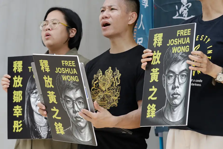 Hong Kong :Joshua Wong, figure emblématique du mouvement prodémocratie, a plaidé coupable de collusion avec l’étranger devant la Haute Cour de Hong Kong