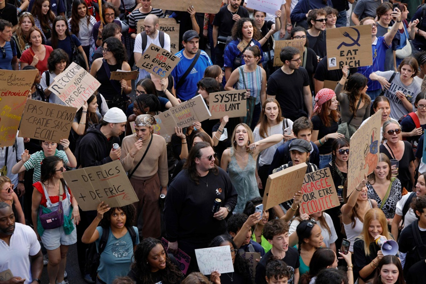 France : les organisations lycéennes et étudiantes appellent à poursuivre leur mouvement après une importante journée de contestation nationale ce mardi 6 octobre 2026